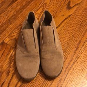 Comfy booties. Perfect condition